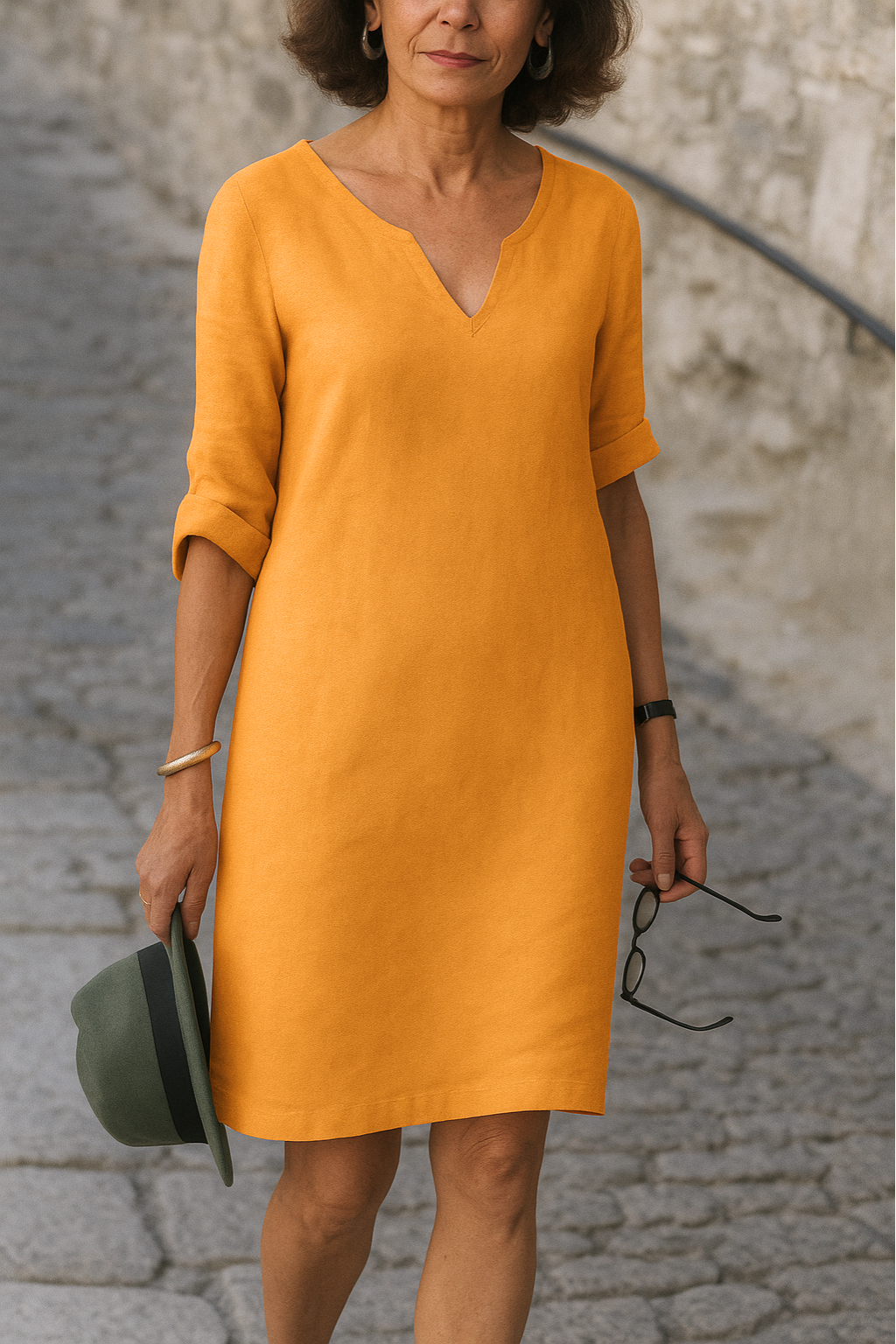 Renée™ | Robe élégante à col en V