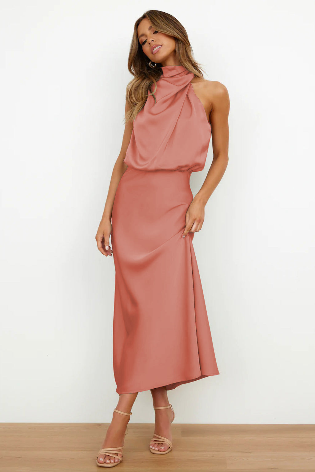 Selina™ | Robe à col halter